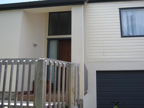 2/10 Kells Place, Botany Downs