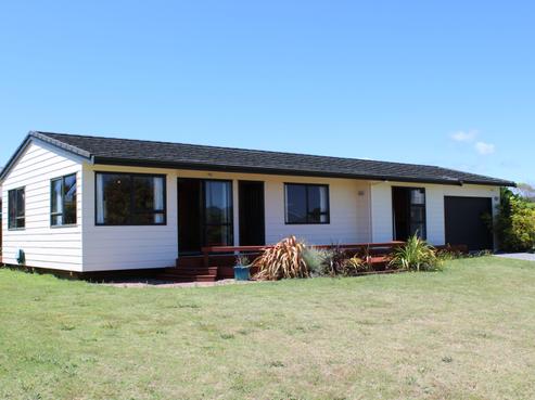 103 Kauri Crescent, Matarangi
