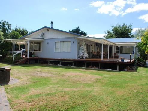 83 The Centre, Waipu