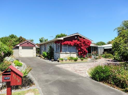 1016 Rata Street, Mahora