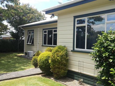 17 Pine Avenue, Bader