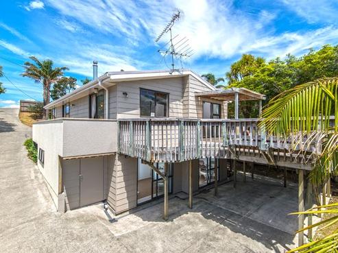 774 East Coast Road, Oteha