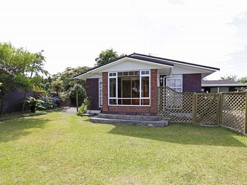 6 Sharpley Place, Chartwell