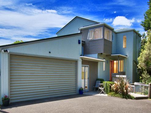 479 Scenic Drive, Waiatarua