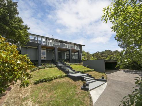2 Tinopai Road, Titirangi