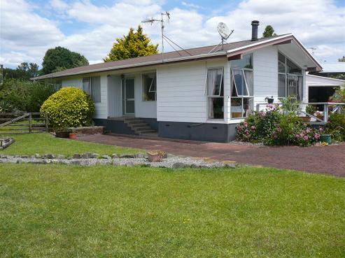 5 Washington Square, Paeroa
