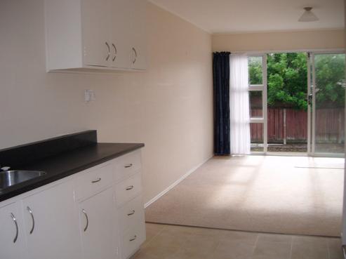 2/11 Cornwall Place, Stoke