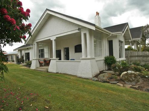 668 Bluff Highway, Clifton