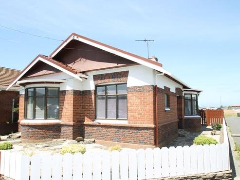 203 Macandrew Road, South Dunedin
