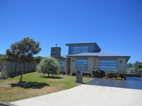 33 Ludlam Way, Otaki