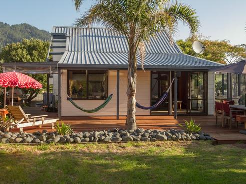 8 Braddock Grove, Pauanui