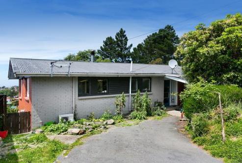 17 Larkins Street, Helensburgh
