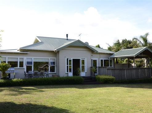 402 Waiuku Road, Puni