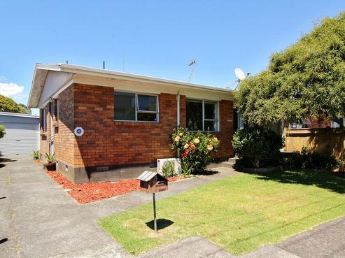 2 Karamu Street, Strandon