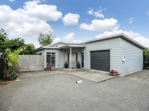 915 Rata Street, Mahora