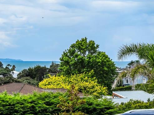 11 Matipo Road, Mairangi Bay