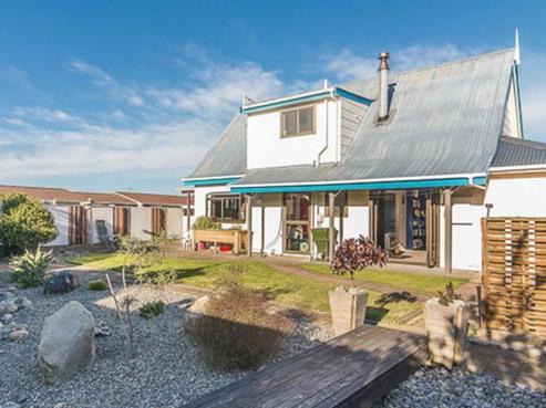 31 Toru Road, Paraparaumu Beach