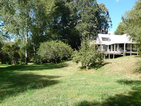 1049 River Road, Broadlands Forest