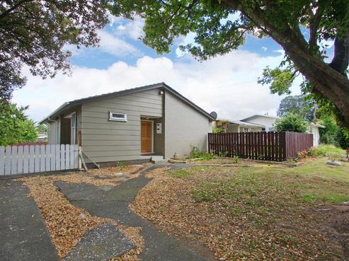 67 Alexander Crescent, Otara
