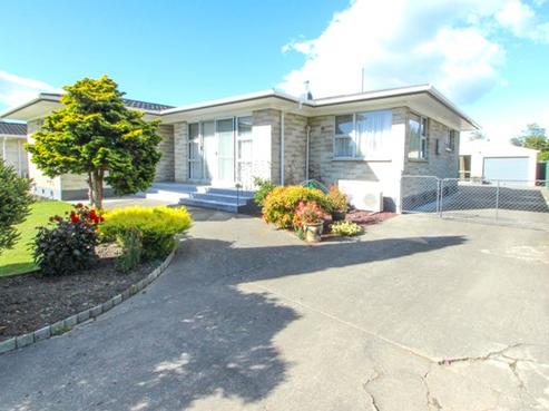 206 Sunnybank Crescent, Camberley