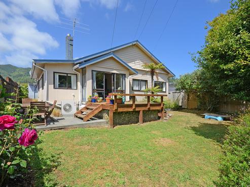 11 Korau Grove, Stokes Valley