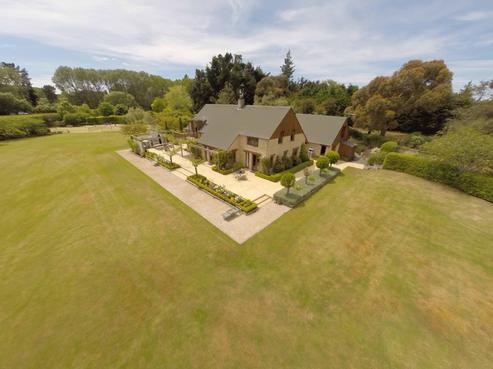 1 Willowcreek Lane, Northwood