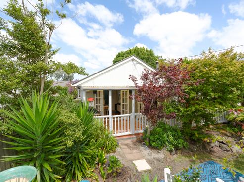 24 Netherlands Avenue, Kelston