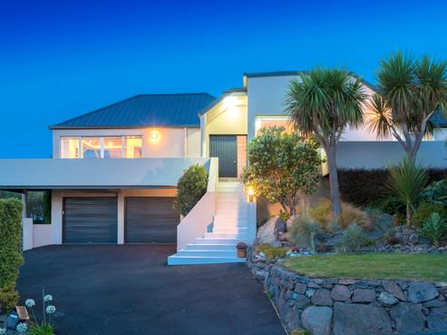 8 Inverness Lane, Redcliffs