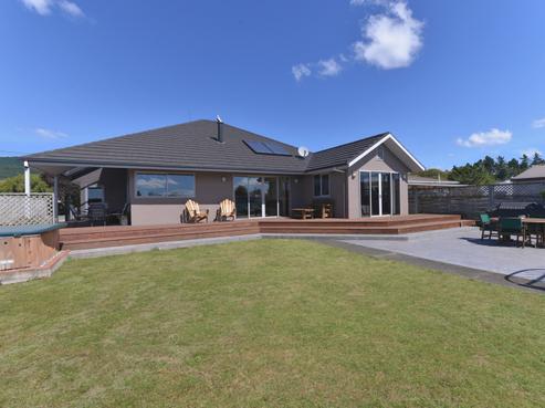 18 Collins Road, Richmond