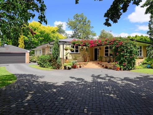 52 Enderley Avenue, Enderley