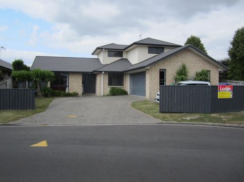 8 Carisbrook Place, Rototuna North