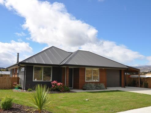 24 Quinnat Street, Albert Town