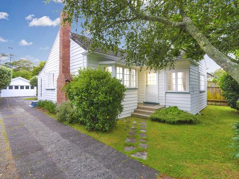 8 Brewster Avenue, Morningside