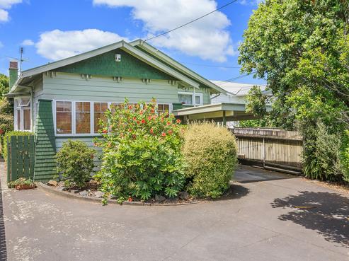 74 Lake Road, Narrow Neck