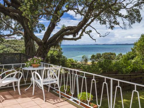 1/4 Beach Road, Castor Bay