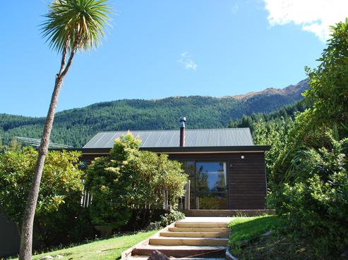 17 Watts Road, Fernhill/Sunshine Bay