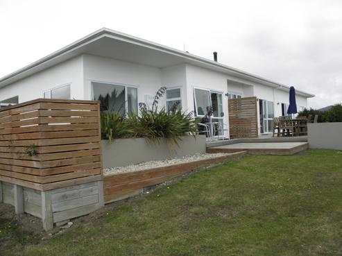 2 Coronation Street, Moeraki