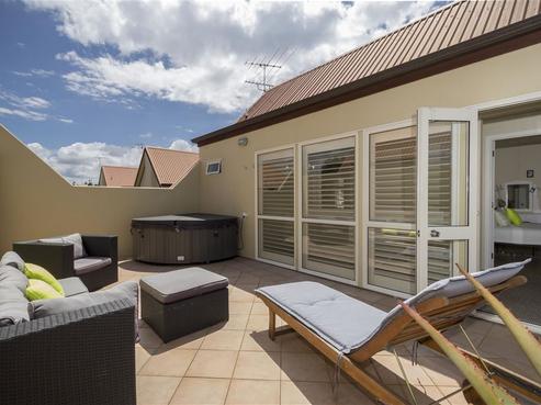 4/137 Lakeside Drive, Orewa