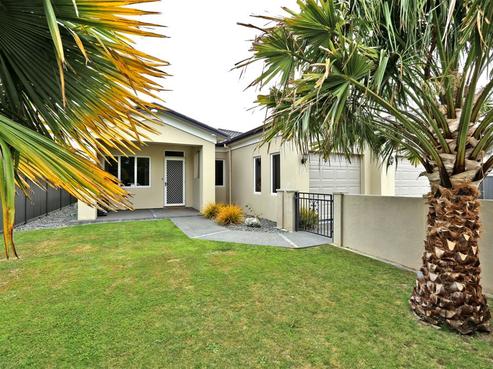 5 Heynes Place, Clive