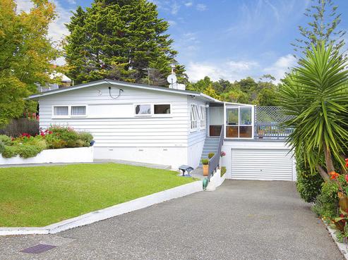 10 Highland Avenue, Titirangi