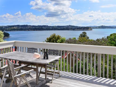 1122 Whangaparaoa Road, Tindalls Beach