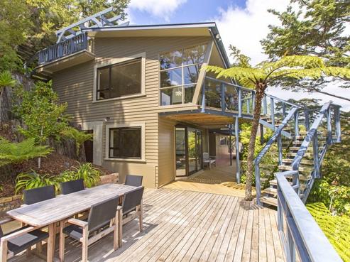136 Cheviot Road, Lowry Bay