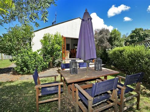 913 Williams Street, Mahora