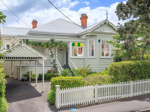 22 Ascot Avenue, Narrow Neck