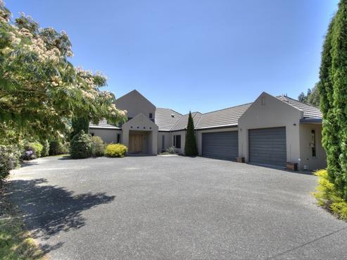 15 Frost Road, Hira