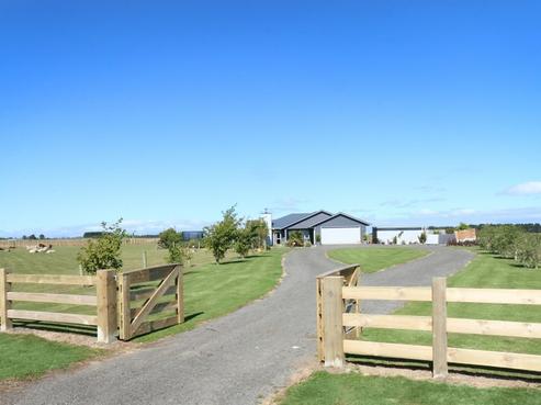 116 Cemetery Road, Sanson