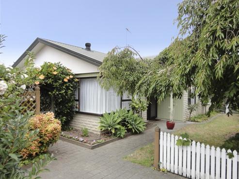 1/17 Church Road, Taradale
