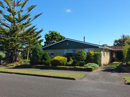 2 Mark Perreau Place, Foxton
