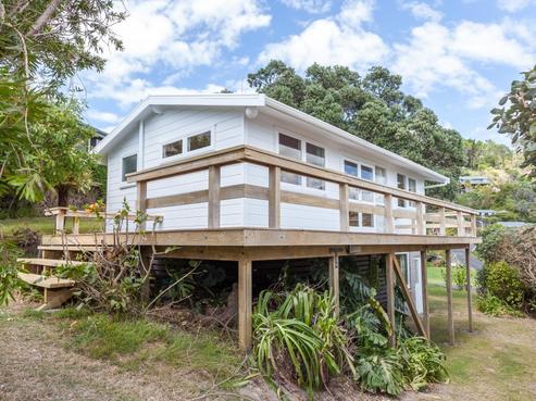 103 Pa Road, Hahei