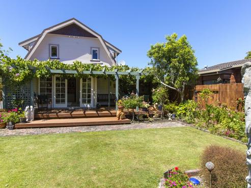 65 Hautana Street, Woburn
